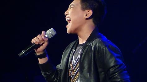 Le Concert Lumineux de Darren Espanto: Une Ode à la Musique et aux Emotions !